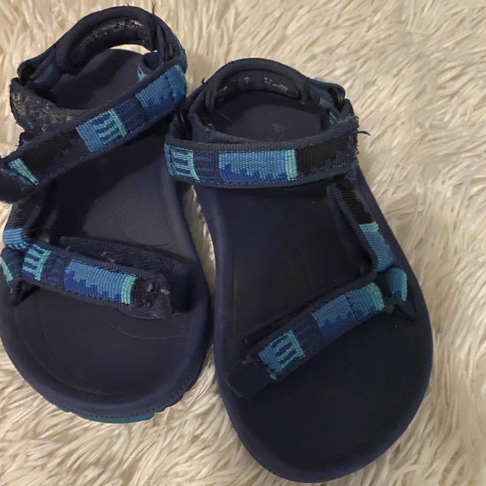 Teva sandals toddler size 9